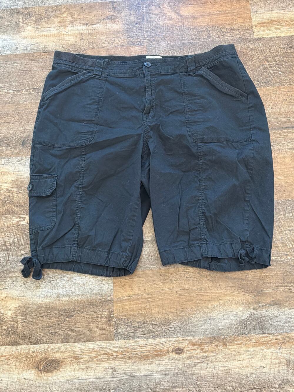 St John’s Bay Black Cargo Bermuda Shorts Women 18W Stretch Cotton